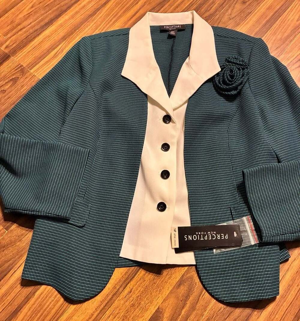 Perceptions Petite Women's Two-Tone Teal and White Blazer Jacket with Floral App